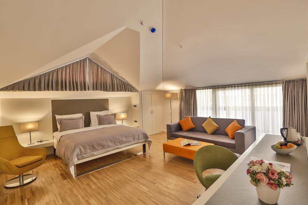 Executive Room with Balcony,223500512:JPEG